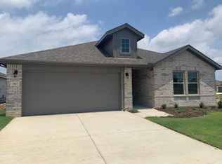 1917 Briar Rose Dr, Denton, TX 76207