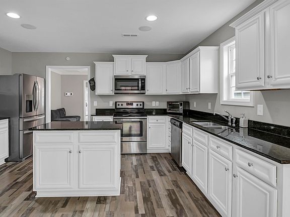 5th image of 242 Oristo Ridge Way