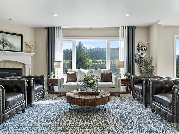 3rd image of 3988 Woodcreek Dr