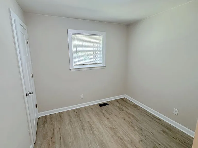 608 Burlington Ave — Photo 11