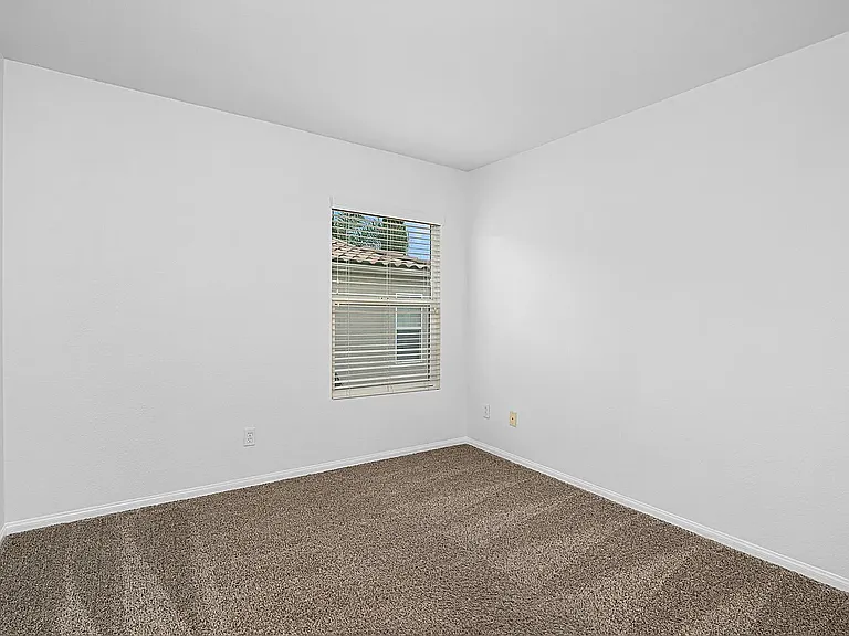 844 Covington Ave — Photo 15