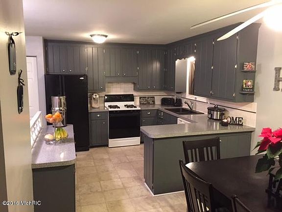 3rd image of 7923 Cottonwood Dr APT C