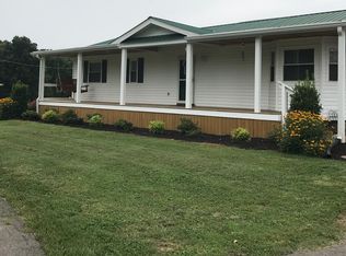 875 Jump Off Rd, Bon Aqua, TN 37025