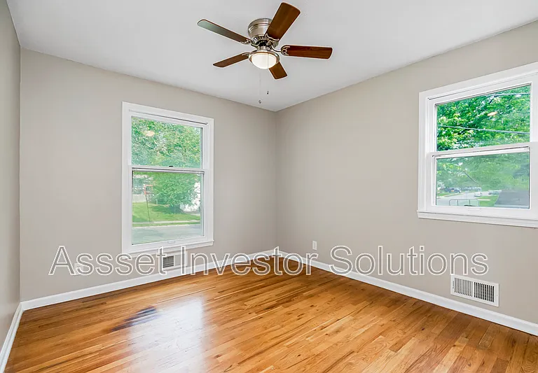 9109 Goddard St — Photo 25