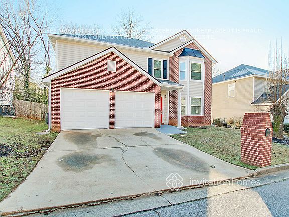 3rd image of 4558 Carriage Park Dr