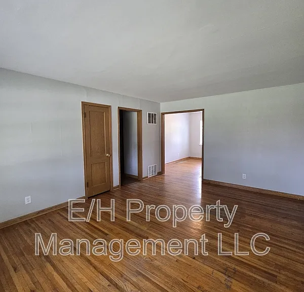 718 S Hunter St — Photo 2