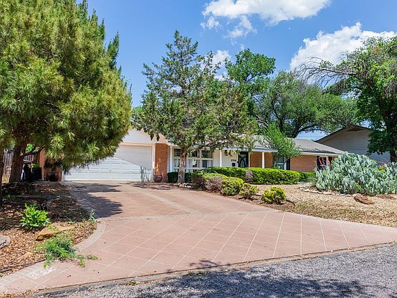 3rd image of 2756 Dena Dr