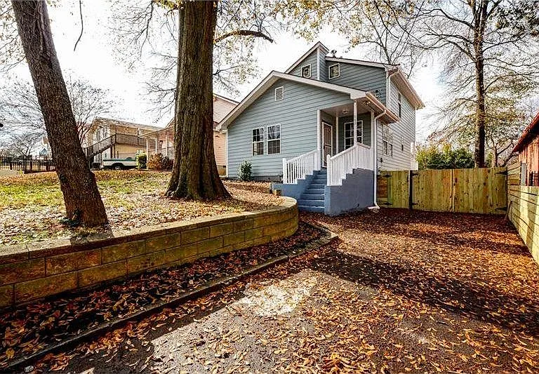993 Washington St SW — Photo 1