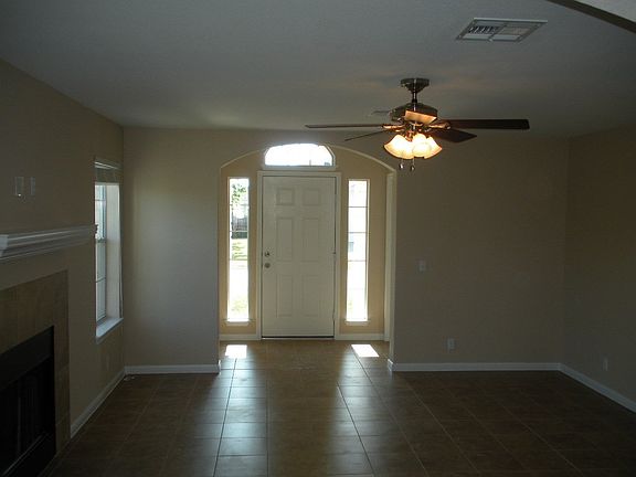 5th image of 19001 Leigh Ln