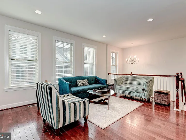 3309 Kemper Rd — Photo 11
