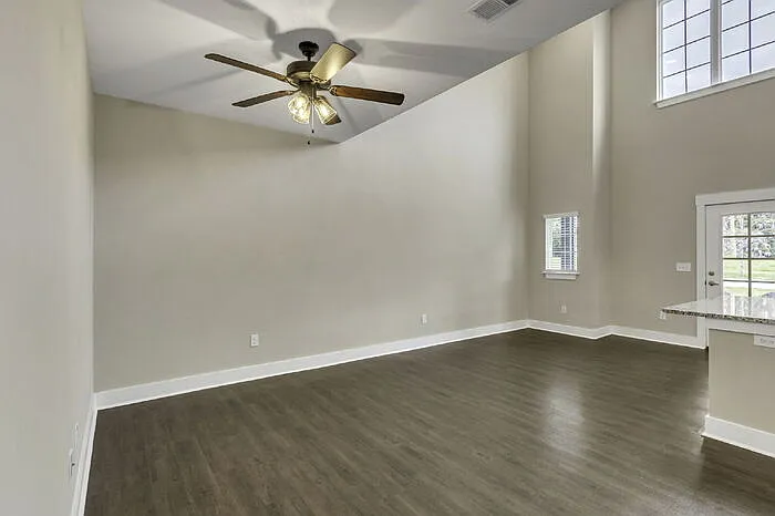 8 Tolar Rd — Photo 10