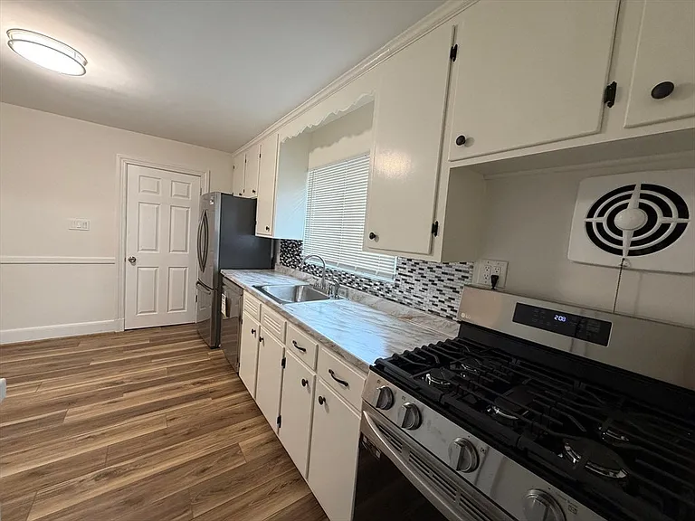 28 Sparrow St #28 — Photo 2