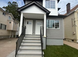 92 Houseman Ave, Staten Island, NY 10303