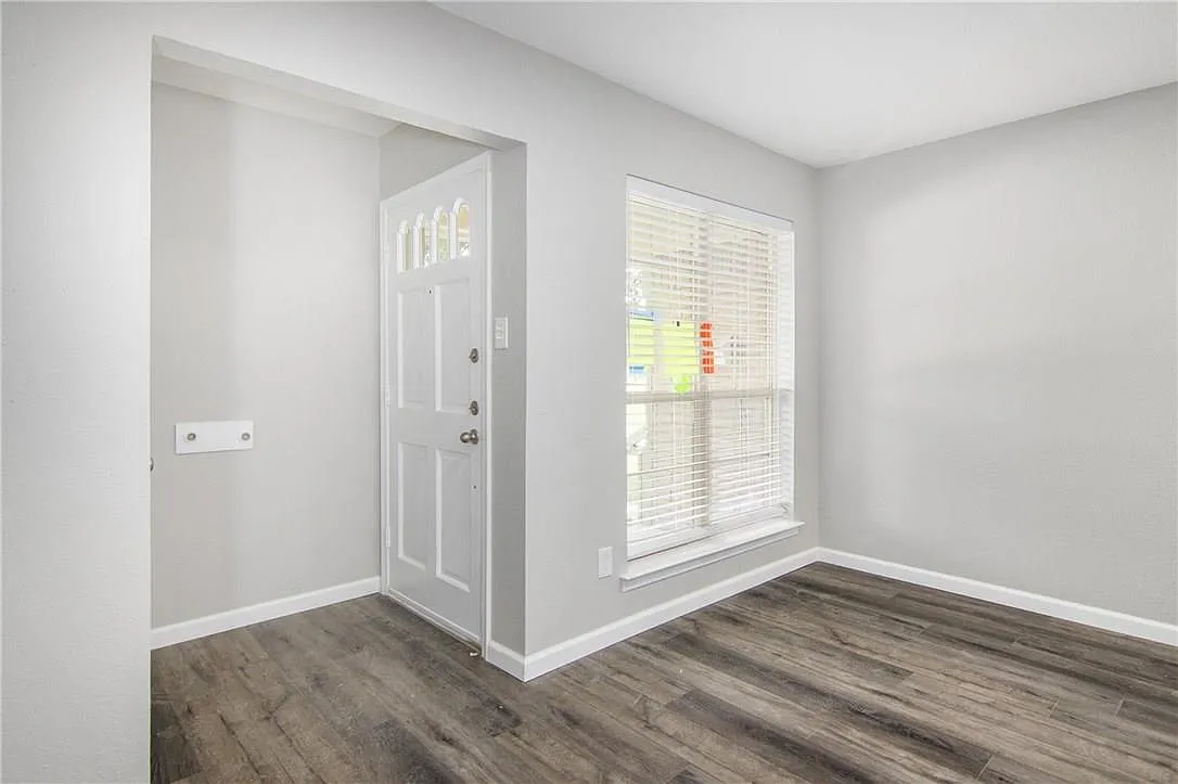 2 bed, 1532 sqft, $1,995 — Photo 3