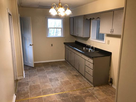 4th image of 568 Columbus Ave