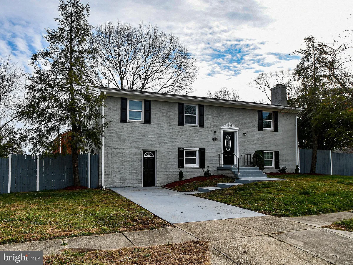 Building Photo - 6308 Larwin Dr