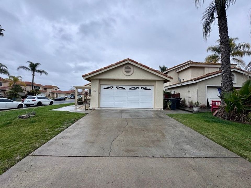 1st image of 40050 Cannes Ct