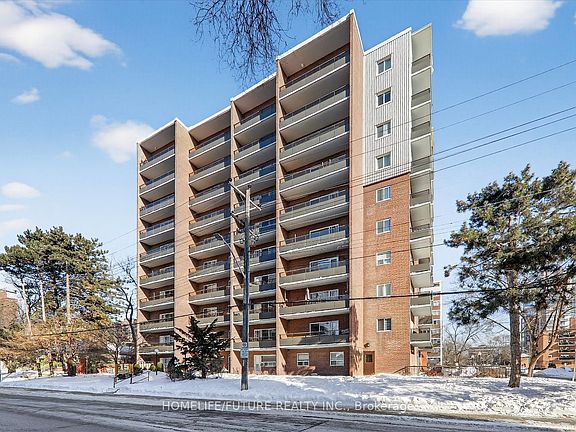3rd image of 15 Elizabeth St N #704