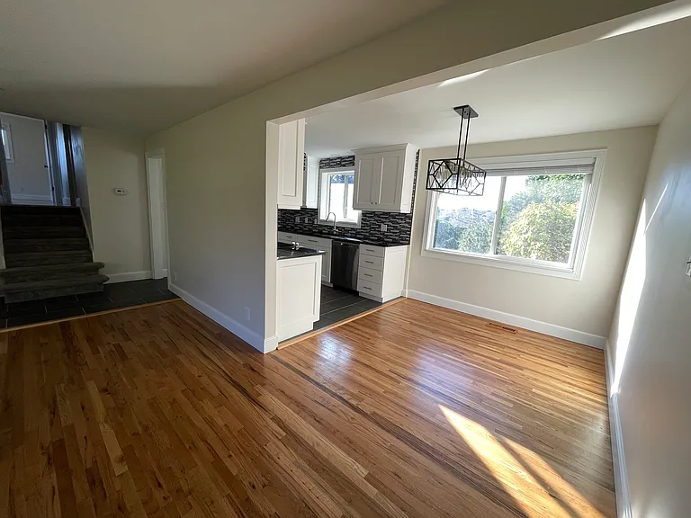 2851 E Maurice Dr — Photo 4