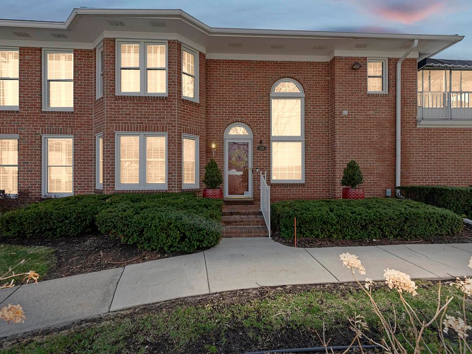 1st image of 126 Windwood Pointe