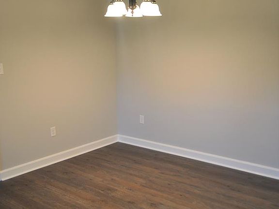 5th image of 135 Gardenia Ln