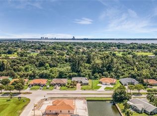 807-809 SE 24th Ave, Cape Coral, FL 33990