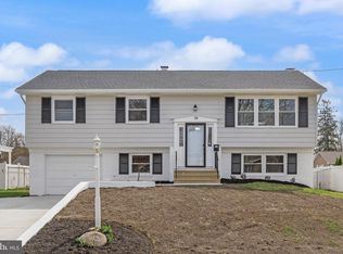 10 Cobblestone Rd, Cherry Hill, NJ 08003