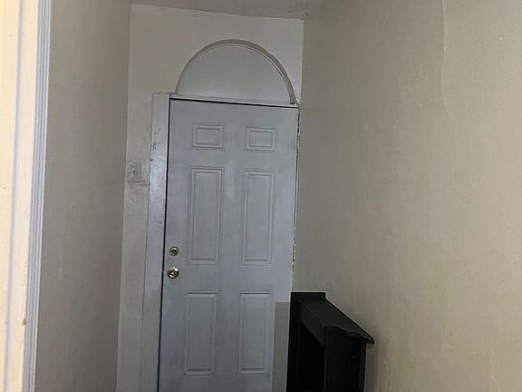 2nd image of 2615 N Mascher St