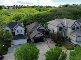121 N Edgeridge Park NW, Calgary, AB T3A 6B1