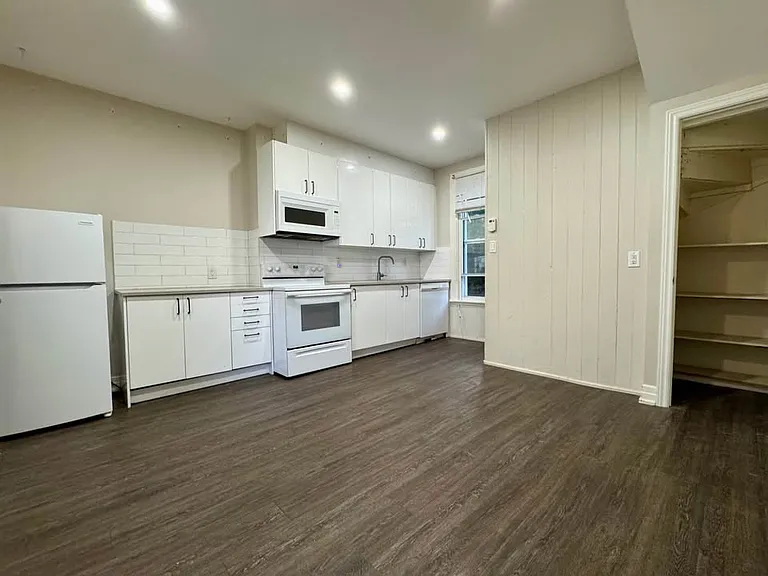 8 Peel St #3 — Photo 12
