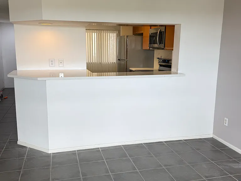 835 S Osprey Ave #411 — Photo 9