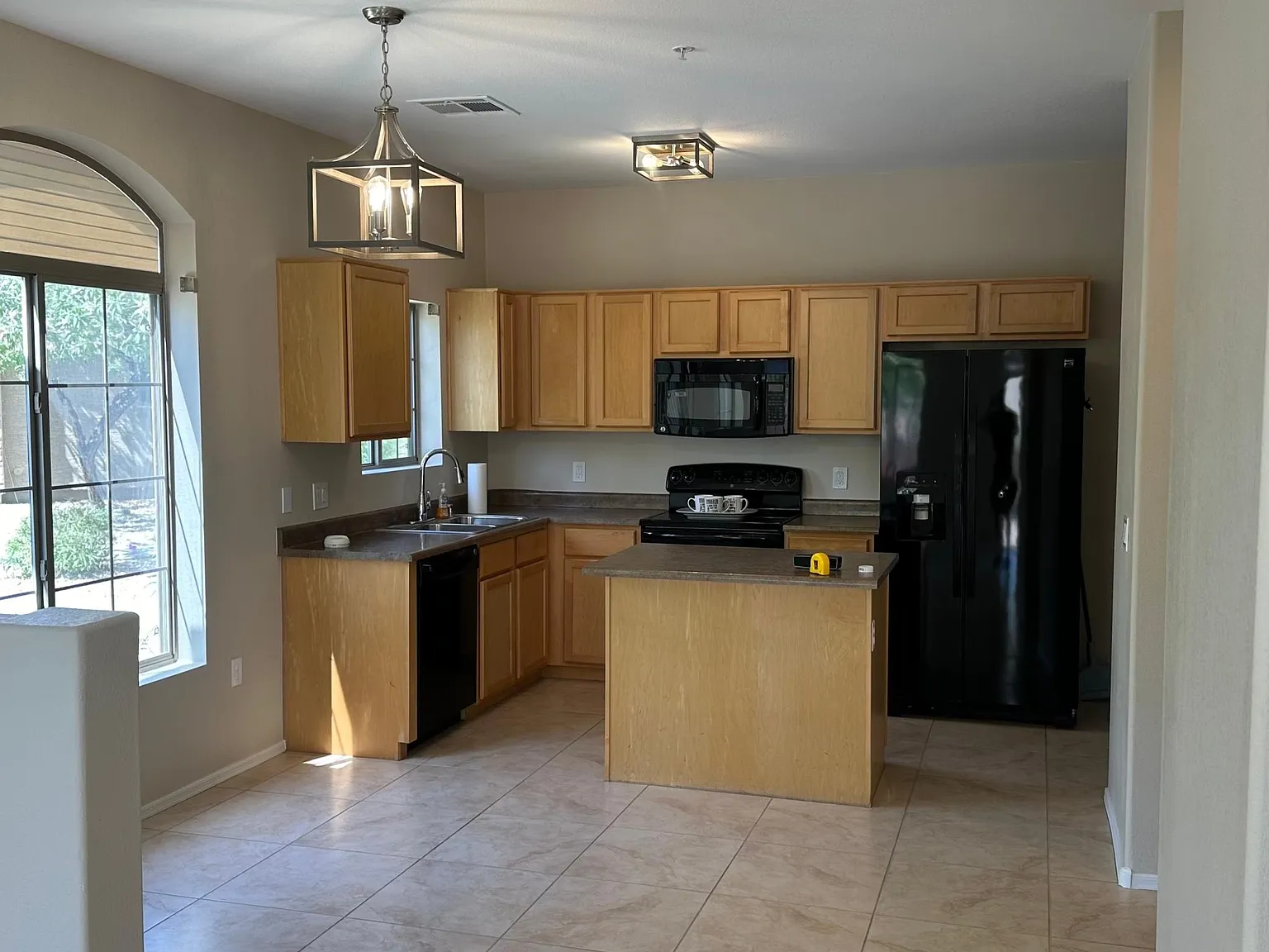 2 bed, 2.5 bath, 1100 sqft, $1,775 — Photo 3