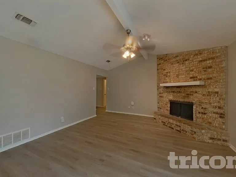 3029 Meadowmoor St — Photo 2