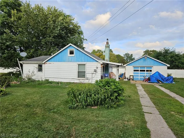 2729 Mulberry St, Conneaut, OH 44030