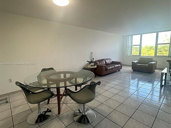 5th image of 17890 W Dixie Hwy APT 612
