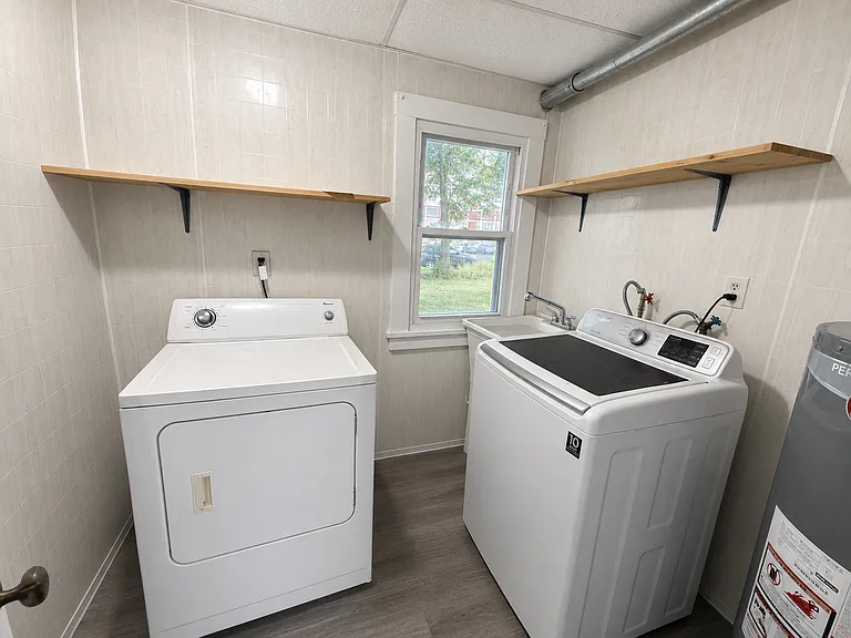 149 Van Rensselaer St #2 — Photo 9