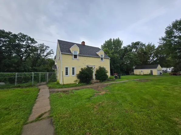 801 S Main St, Mahnomen, MN 56557