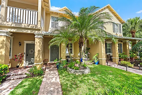146 W Thatch Palm Cir Photo 1