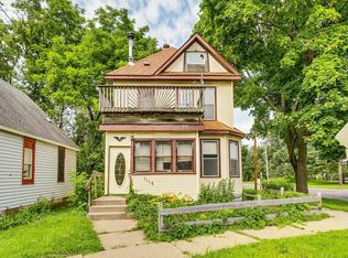 1113 Como Pl, Saint Paul, MN 55103