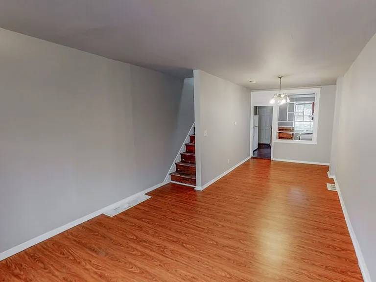 2429 Druid Hill Ave — Photo 6