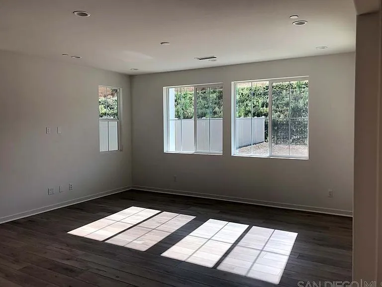 9020 Hightail Dr — Photo 15