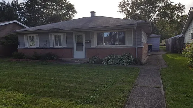 17234 Community St photo 1