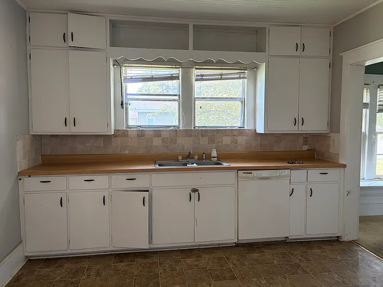 301 S Walnut St — Photo 20