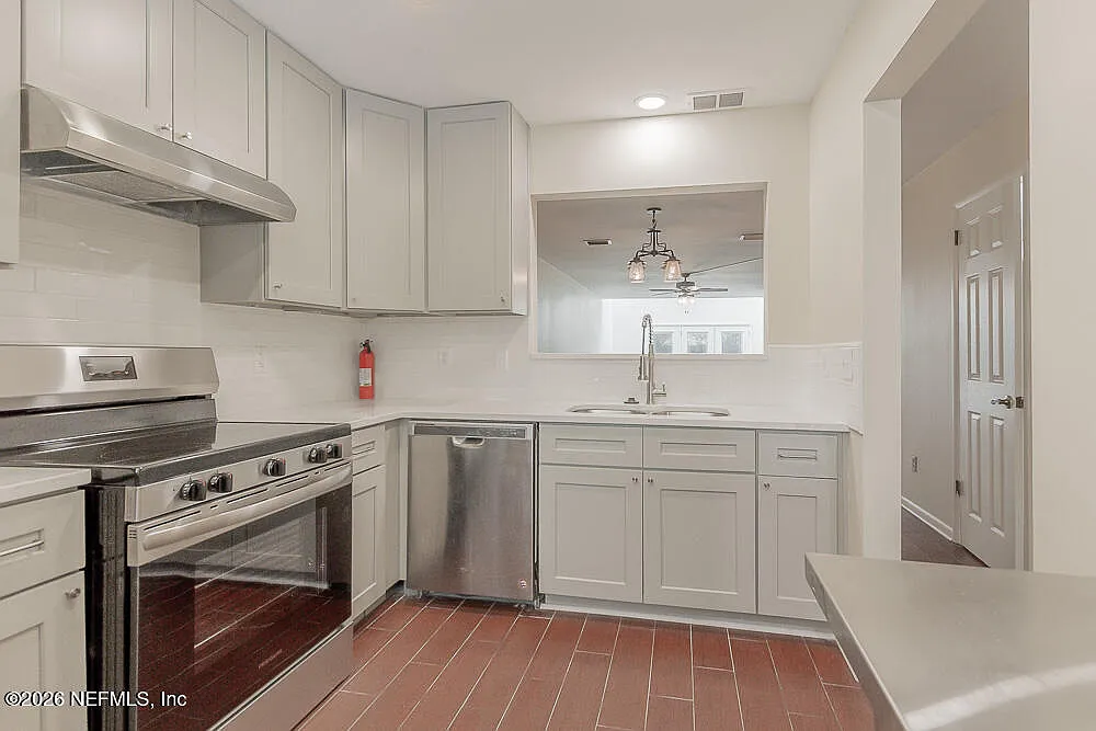 2 bed, 2.5 bath, 1708 sqft, $2,500 — Photo 3