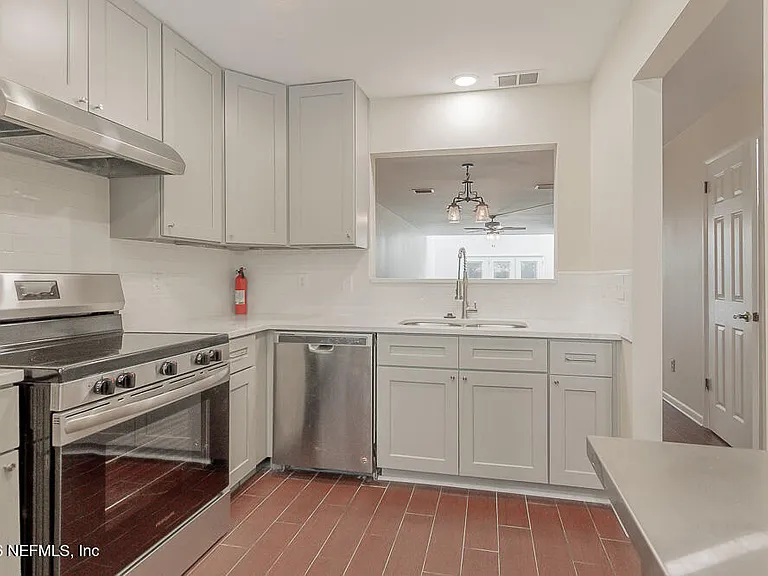 3216 Oak St #5 — Photo 11