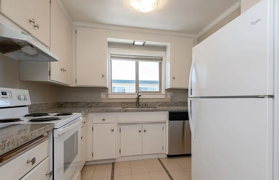 Manzanita Apartments
