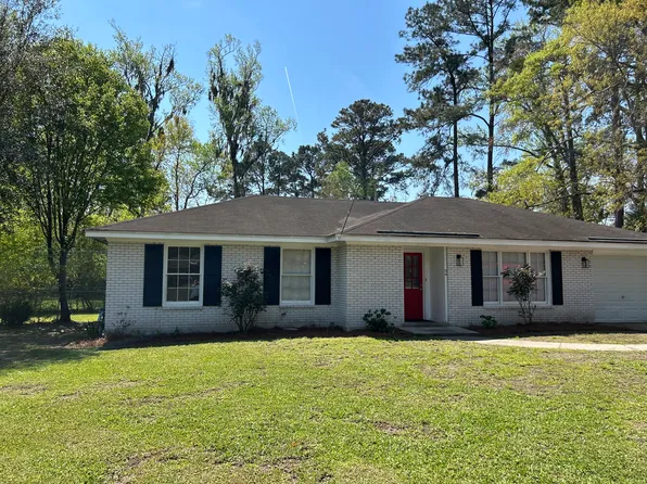 7 Yorkshire Pl, Savannah, GA 31406