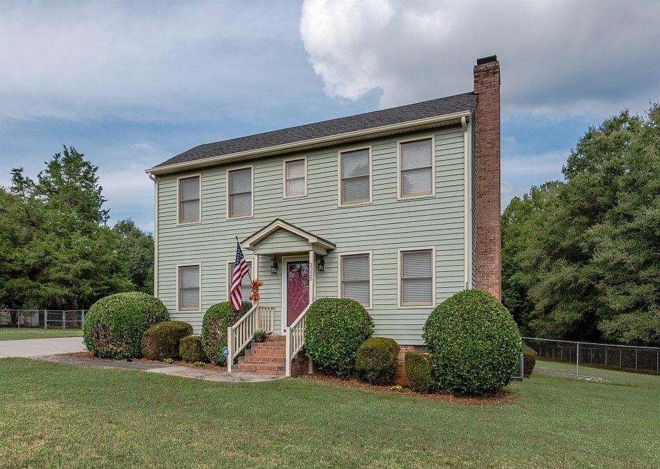 1st image of 2225 Chanticleer Cir
