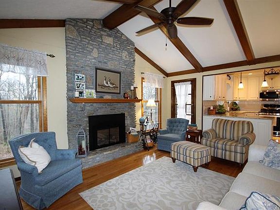 3rd image of 2802 Windsor Forest Dr