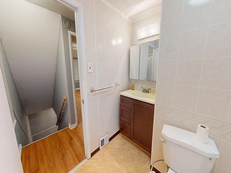 669 N Henderson Rd — Photo 24